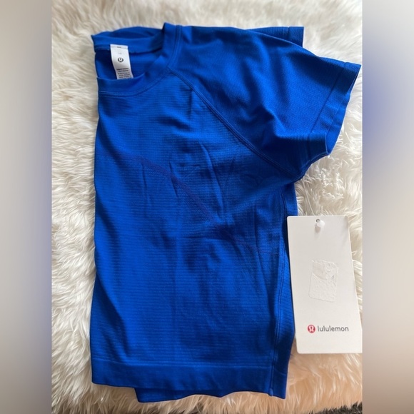 LULULEMON - Swiftly Tech Cropped Short-Sleeve Shirt 2.0 - Picture 2 of 6